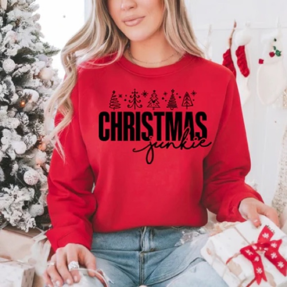 Christmas Junkie Red Gildan Sweatshirt 50% Cotton 50% Polyester S-M-L-XL